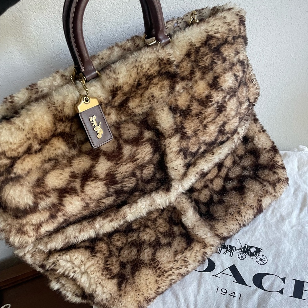 Coach 1941 Rogue Shearling Tote - Picture 7 of 10